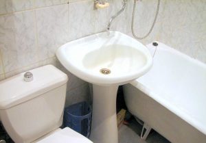 Установка раковины тюльпан в ванной в Екатеринбурге